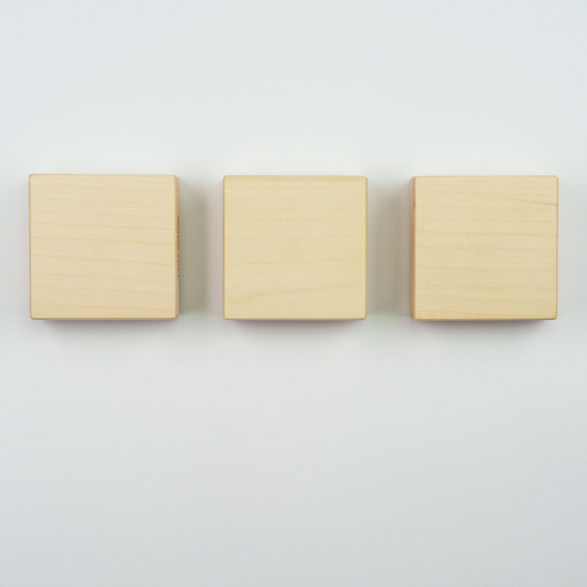 Magnethalter CUBE aus Holz – 3er- oder 4er-Set